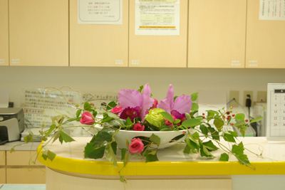 カトレア バラ グレープバイン 受付の花