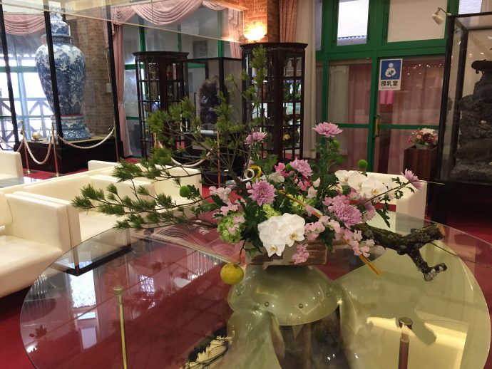 ホテル　生け込み　正月花　田平町