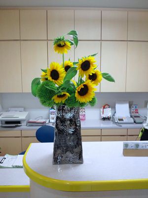 ひまわり　手まり草　受付の花