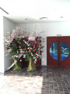 スタジオ シャイン（ダンス教室）発表会のスタンド花