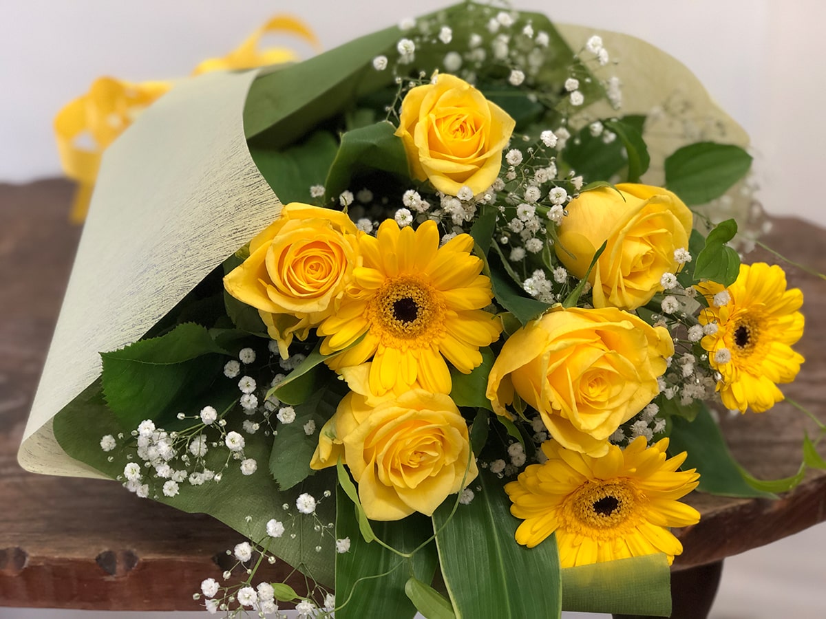 黄色系の花束 平戸市 タナカヤ花店