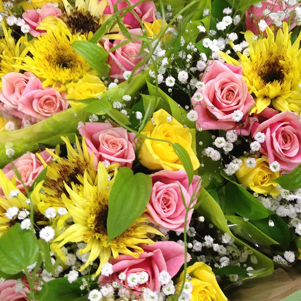 ひまわり　バラ　花束