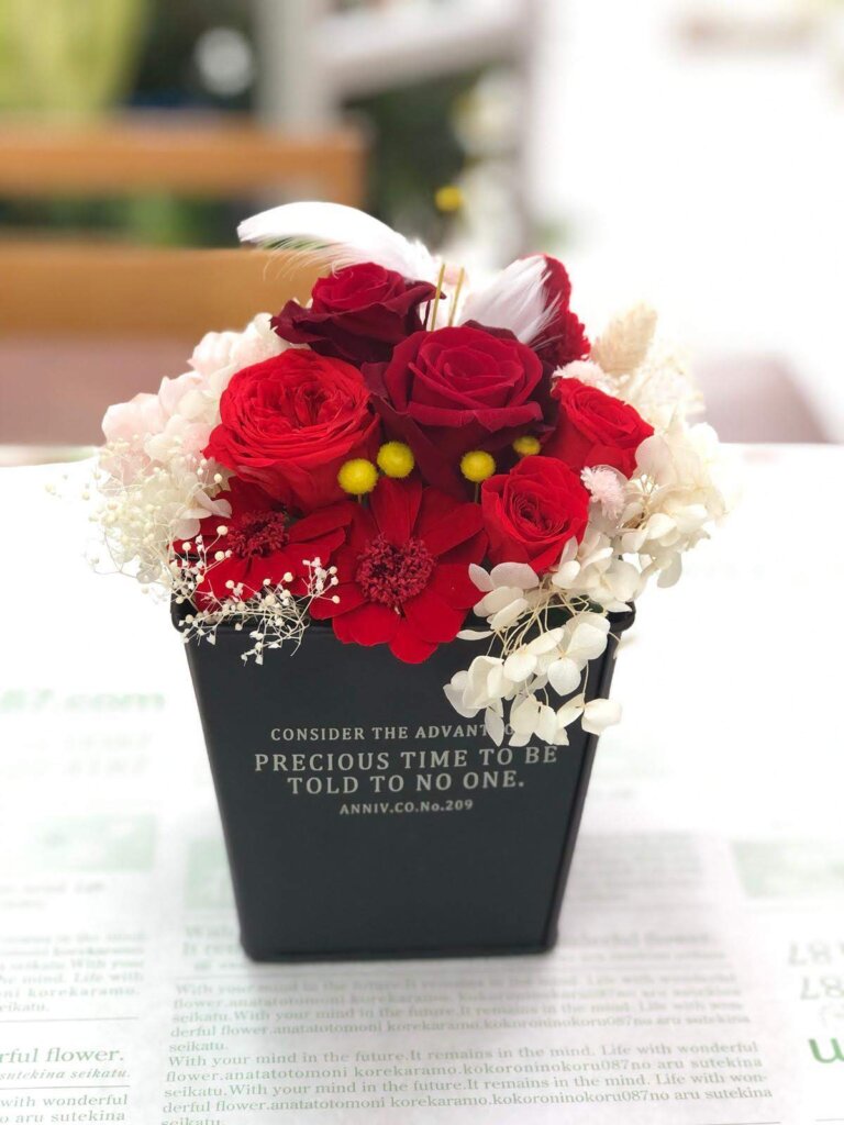 プリザーブドフラワー　アレンジメント　赤系