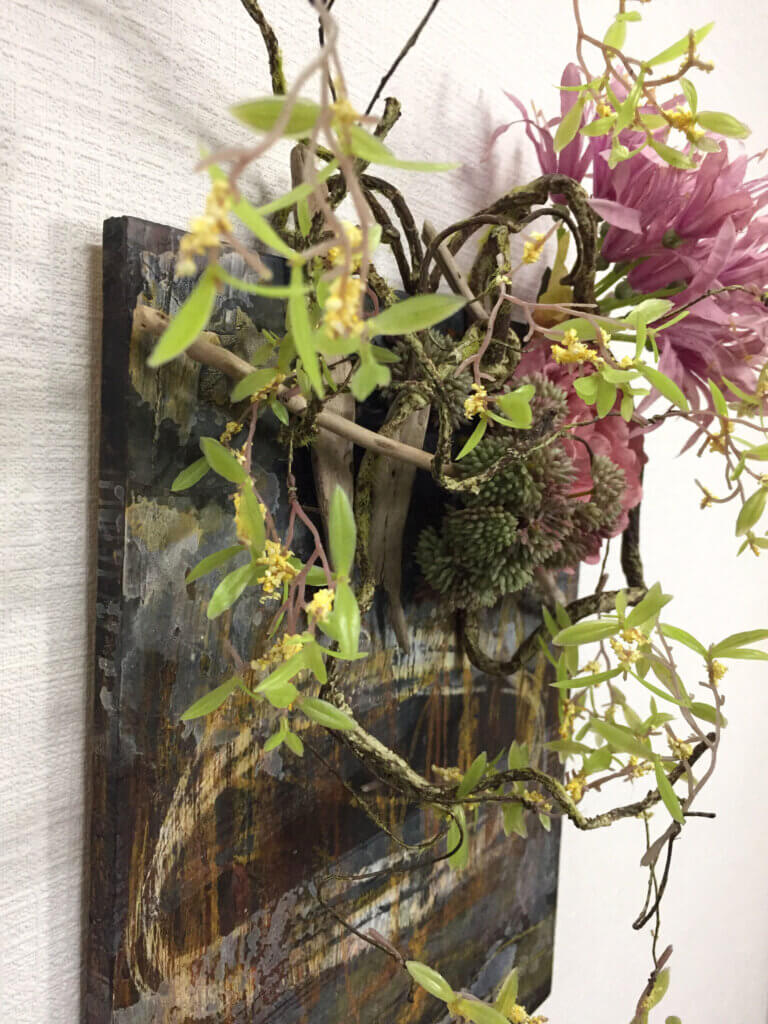 壁掛け　造花　流木　アート