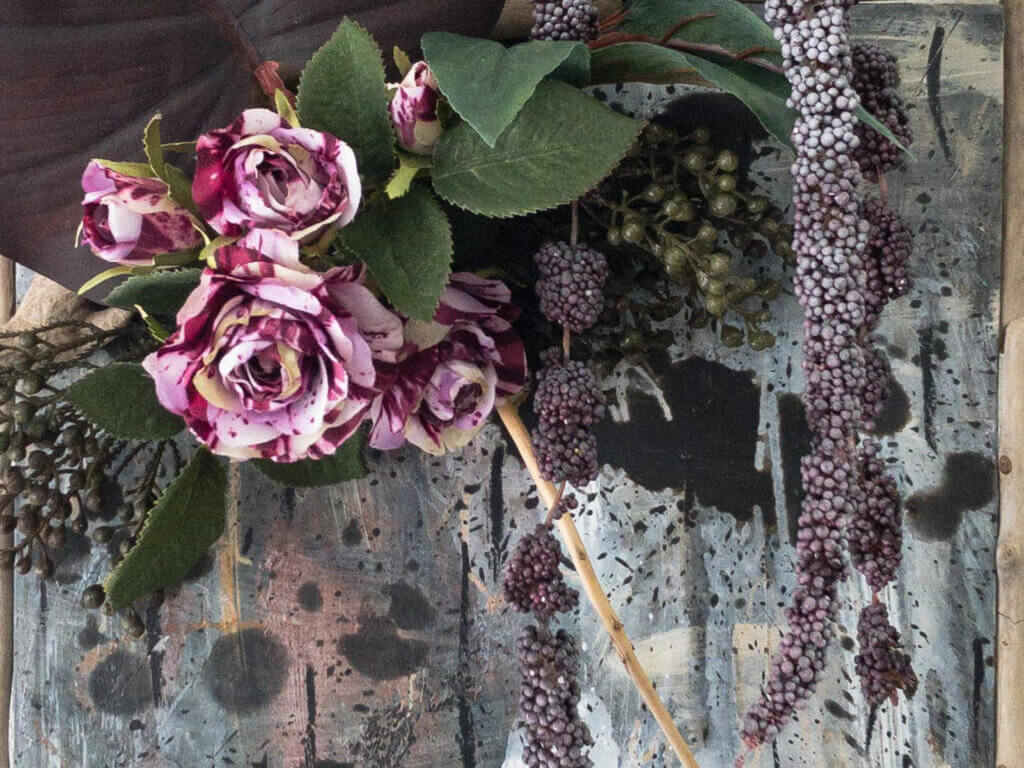 壁掛け　造花　流木　アート　バラ　モンステラ