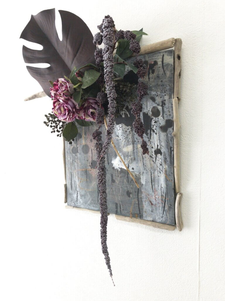 壁掛け　造花　流木　アート　バラ　モンステラ