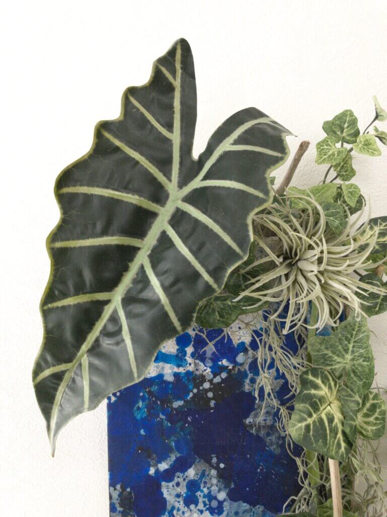 壁掛け　造花　流木　アート　アロカシア　チランジア　アイビー