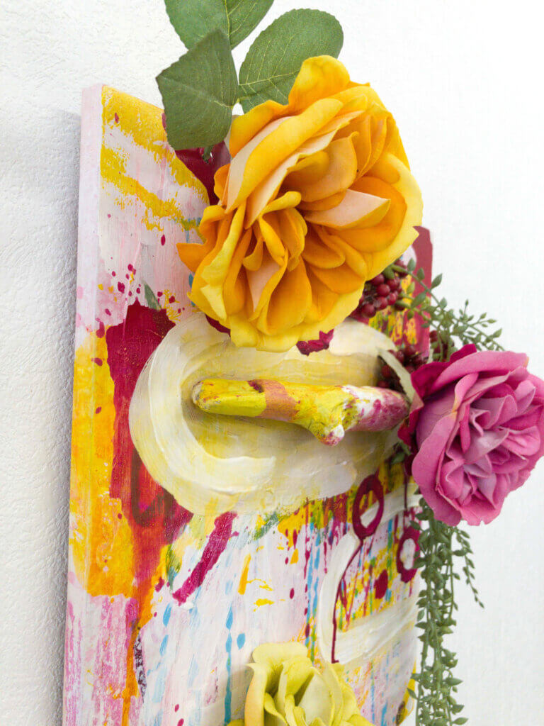 壁掛け　造花　流木　アート　バラ　グリーンネックレス