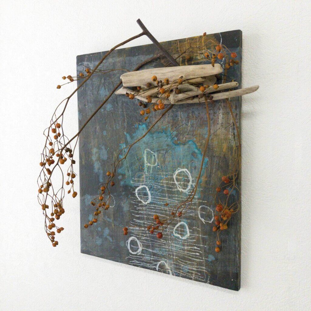 壁掛け　流木　アート　ドライフラワー　野バラの実
