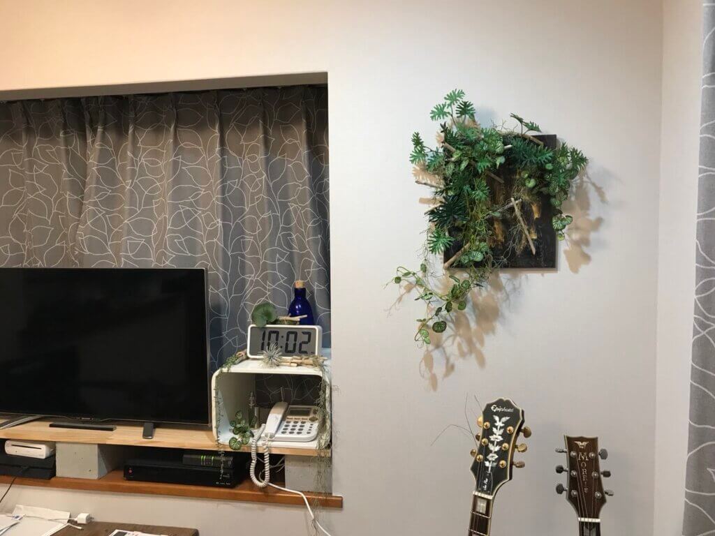 壁掛け　インテリア　造花　流木