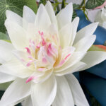 初盆用に蓮（ハス）の造花