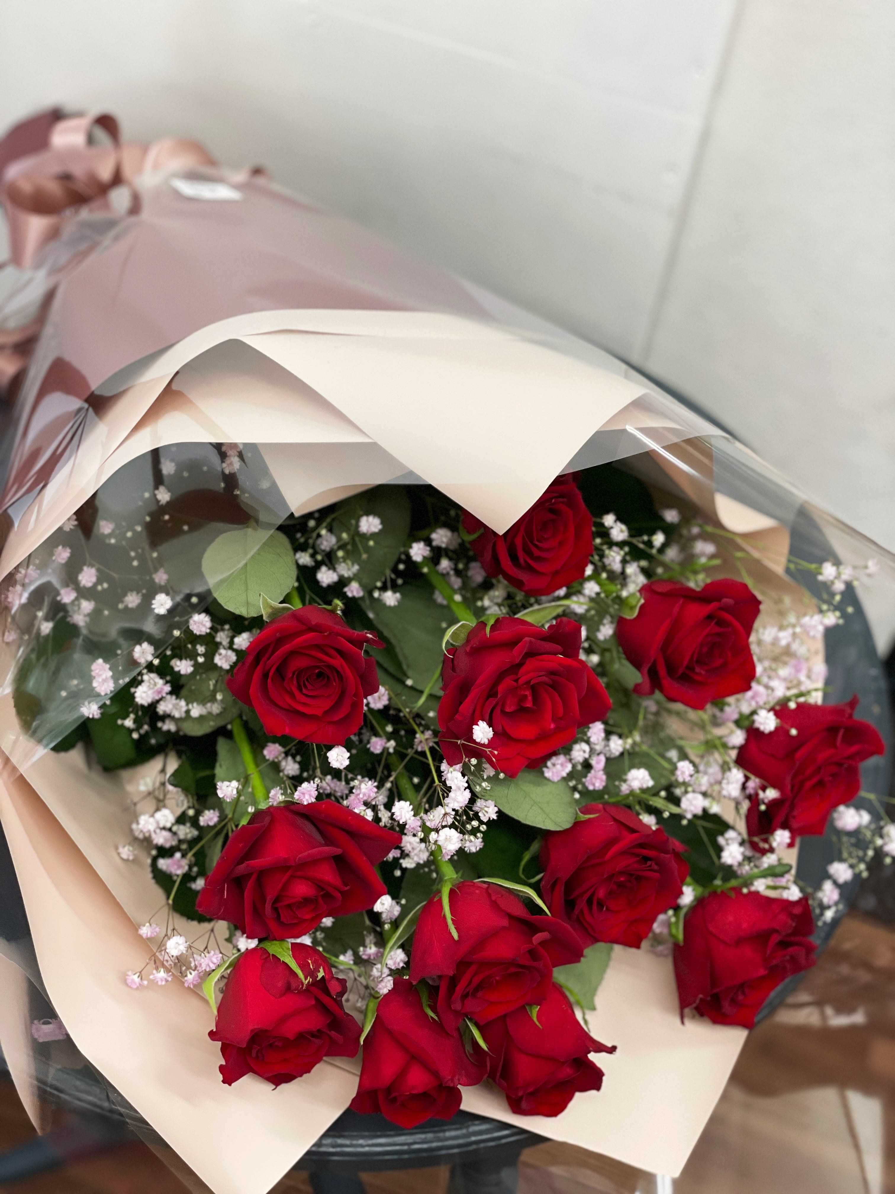 プロポーズ 12本 赤バラ かすみ草 平戸市 タナカヤ花店